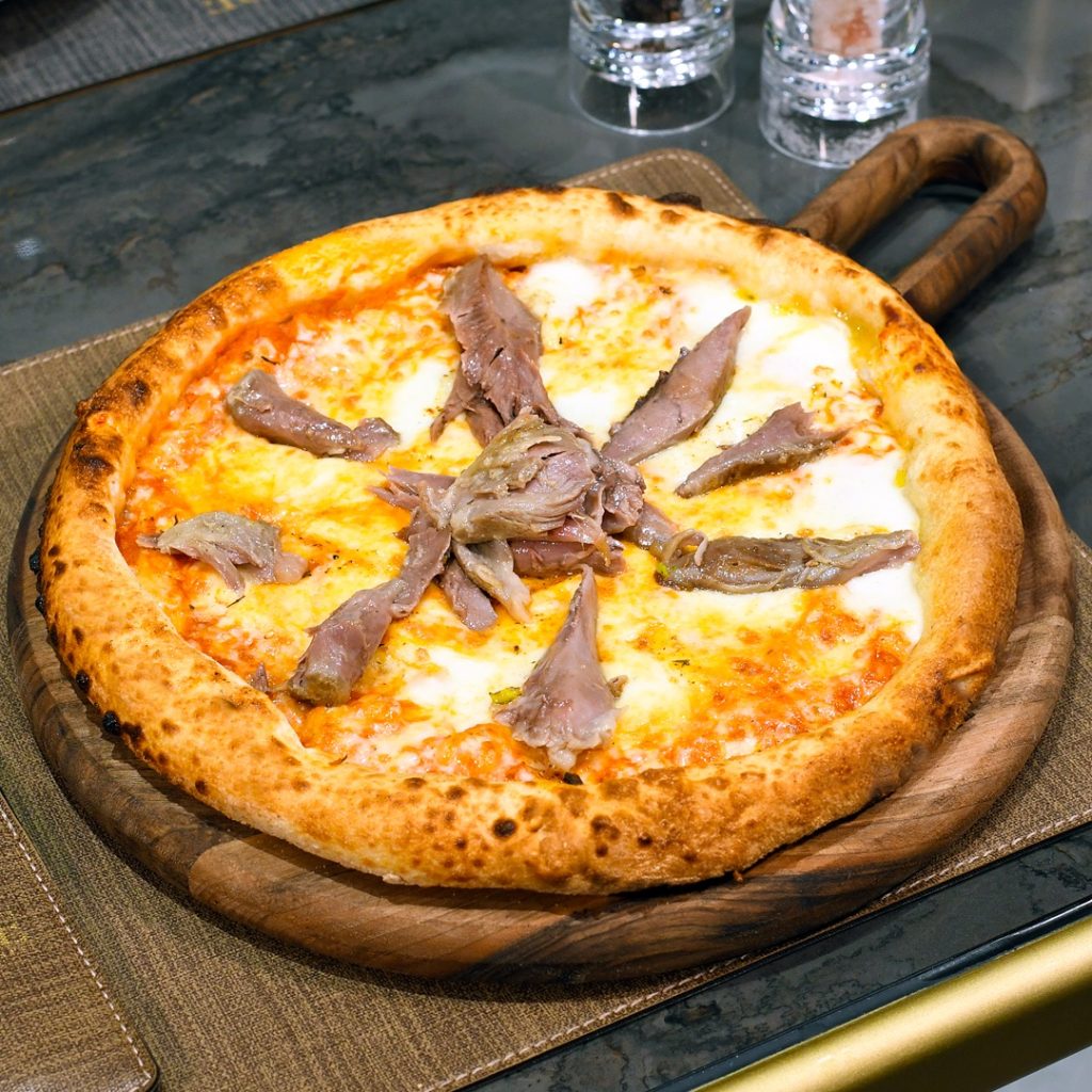 Usre Pizzaları